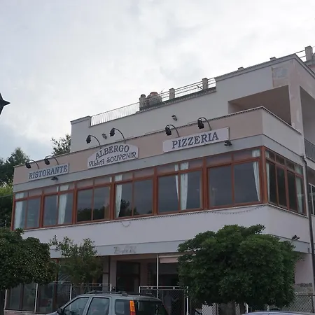 Souvenir Hotel *